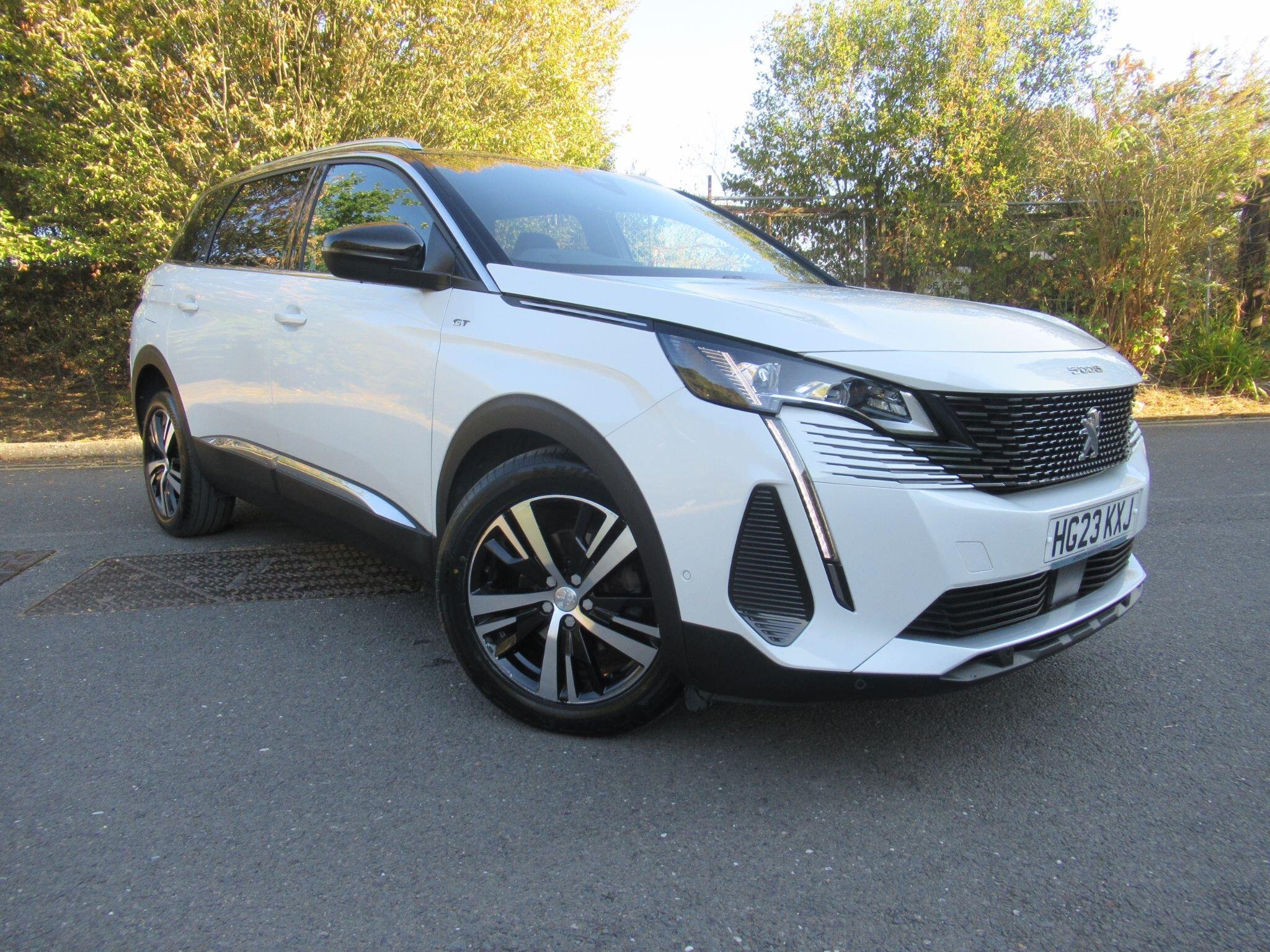 Peugeot 5008 listing photo